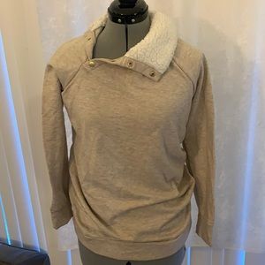 Maternity sweater super cute and comfy